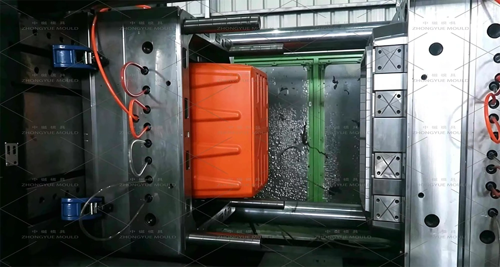 Heavy Duty Storage Box Mould Trial